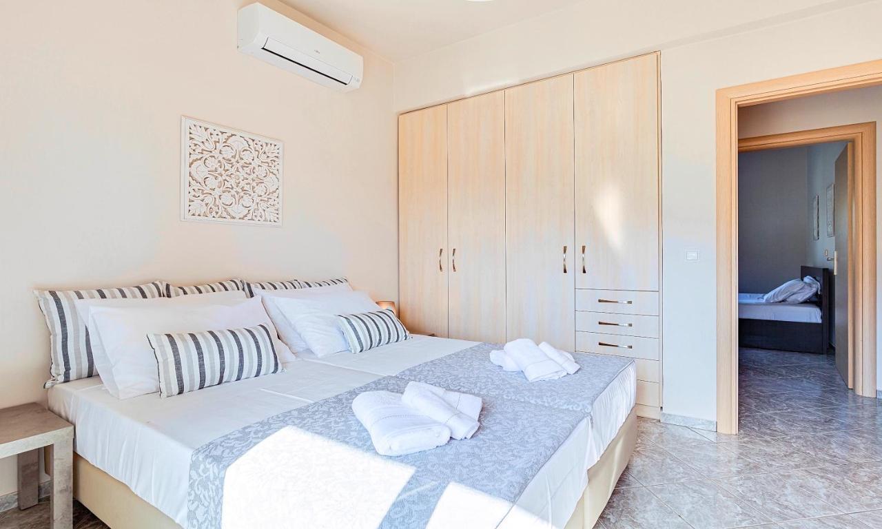 Di Giorgio Heated Pool Villa *